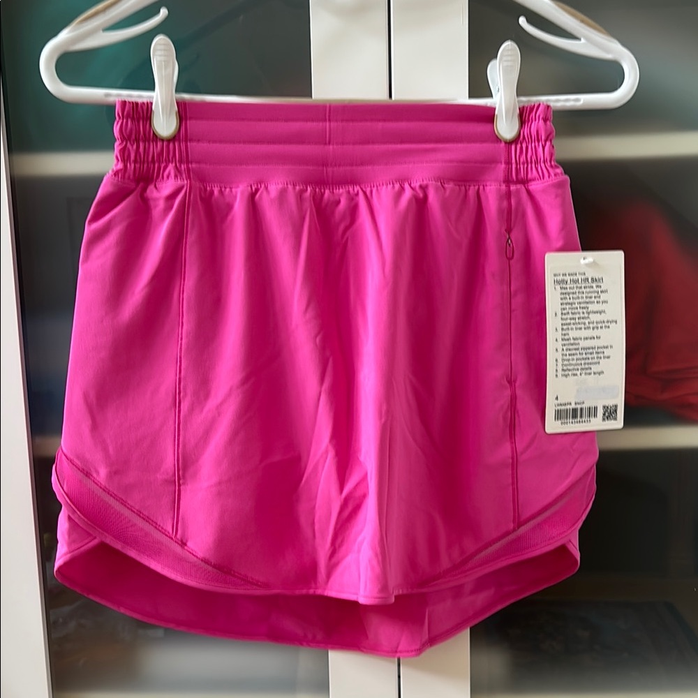 Lululemon Hotty Hot HR Skirt SZ 4 Sonic Pink NWT 💕💖🌸